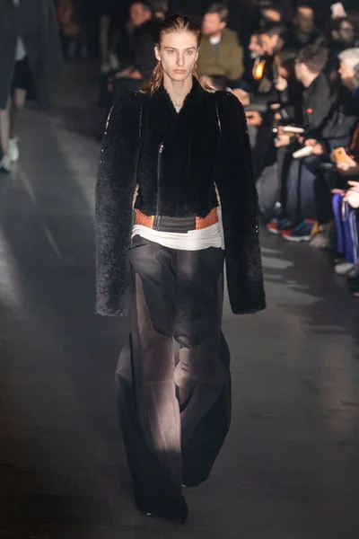 Look 33